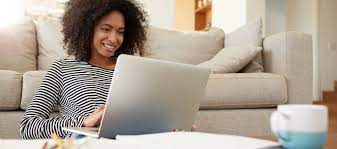 girl sitting at table read to learn virtually!